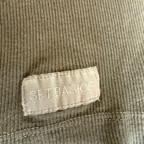 Set Active Racer Back Tank Size Medium Moss Yoga Gym Workout - Picture 4 of 4